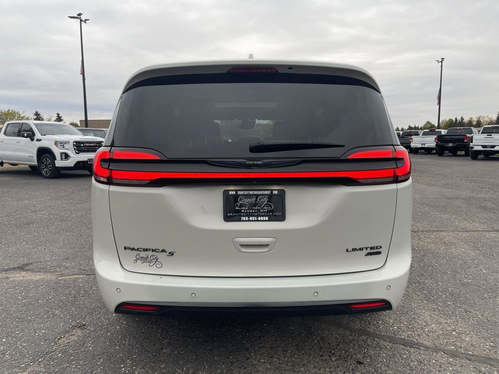 Used 2021 Chrysler Pacifica Limited w/ S Appearance Package image 6
