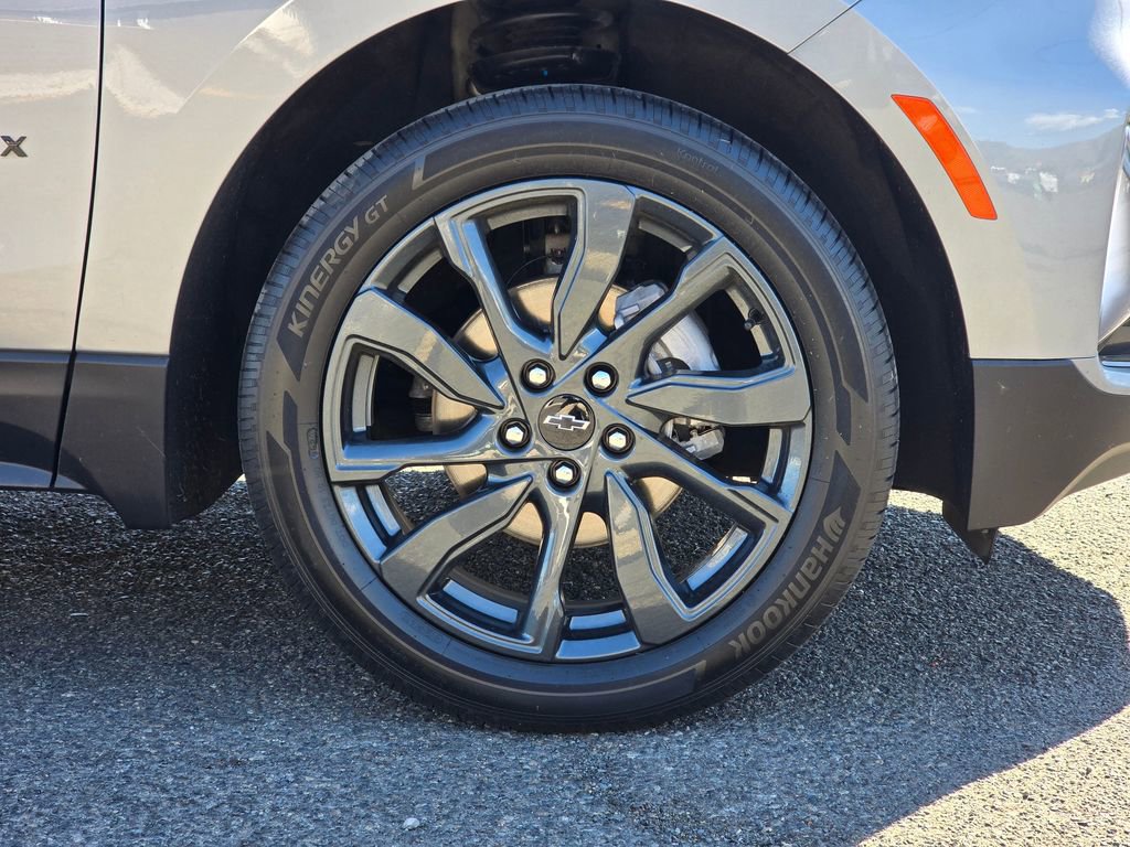 Used 2023 Chevrolet Equinox RS w/ RS Leather Package AWD/4WD image 9