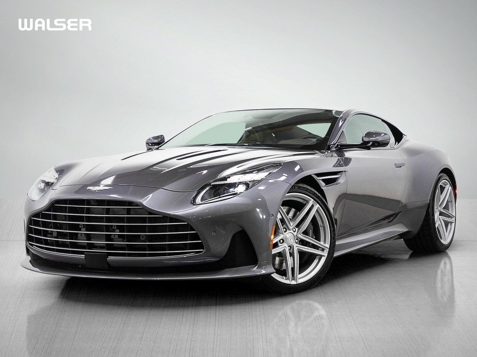 Used 2025 Aston Martin DB12 Coupe RWD image 1