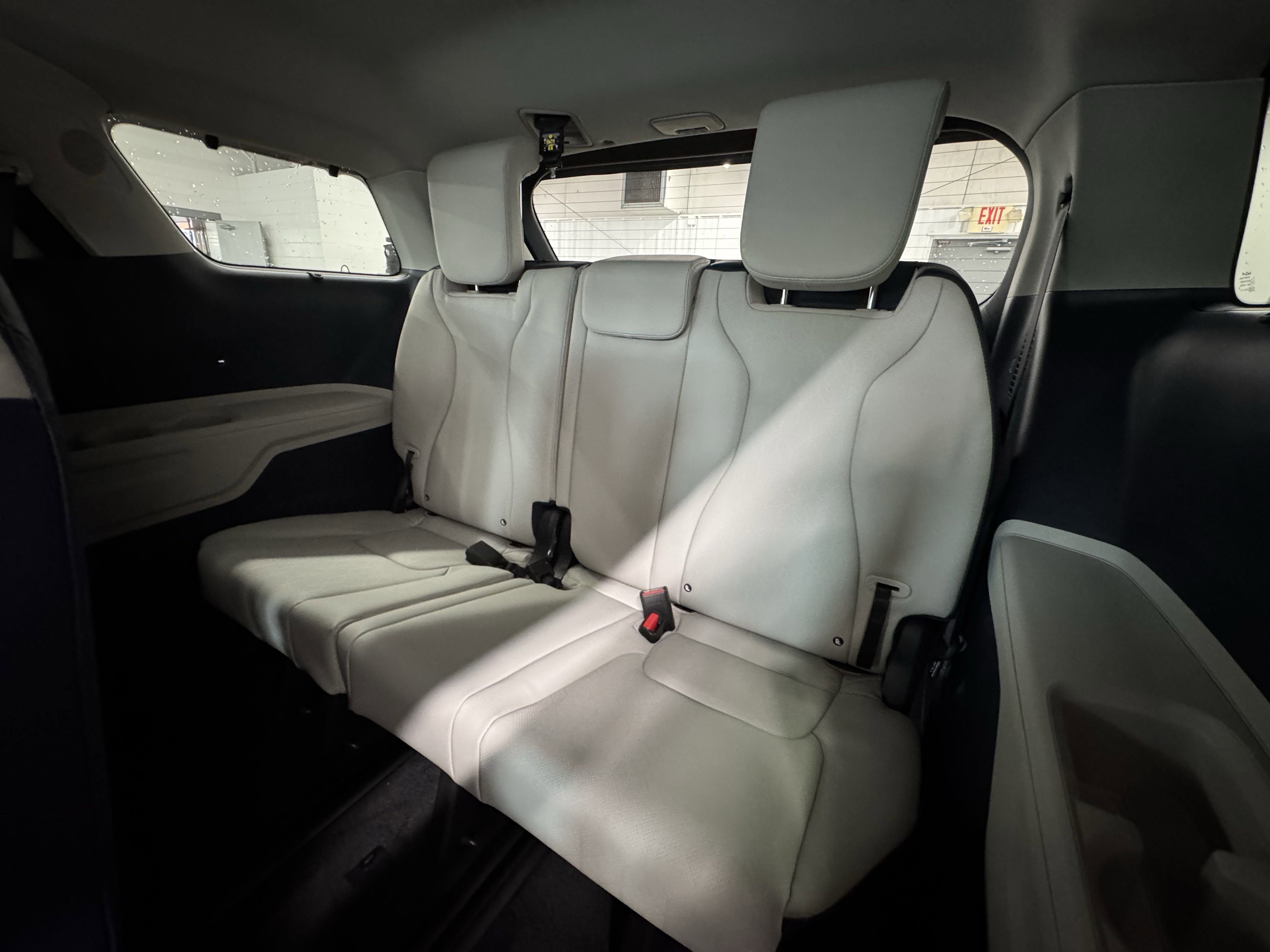 New 2026 Kia Carnival EX FWD image 20