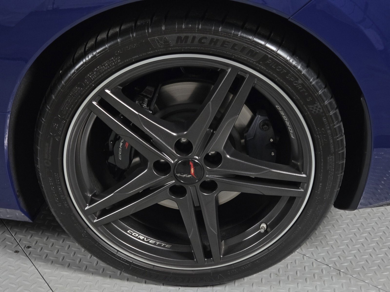 Used 2025 Chevrolet Corvette Stingray Coupe w/ Z51 Performance Package image 10