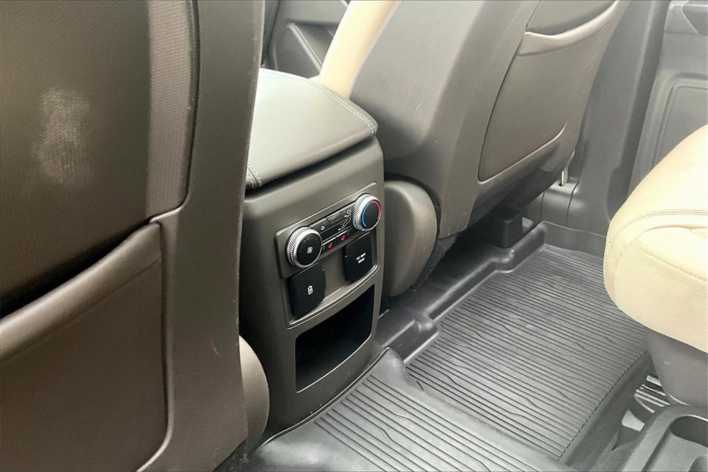 Used 2020 Ford Explorer Platinum w/ Premium Technology Package image 10