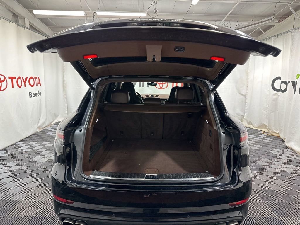 Used 2019 Porsche Cayenne Turbo image 16