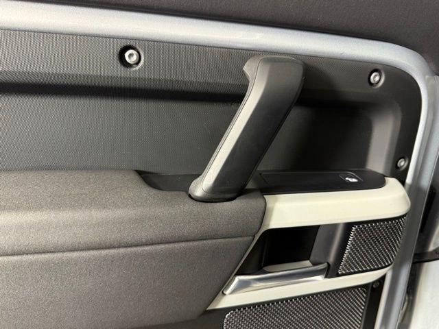 Used 2020 Land Rover Defender 110 SE image 23