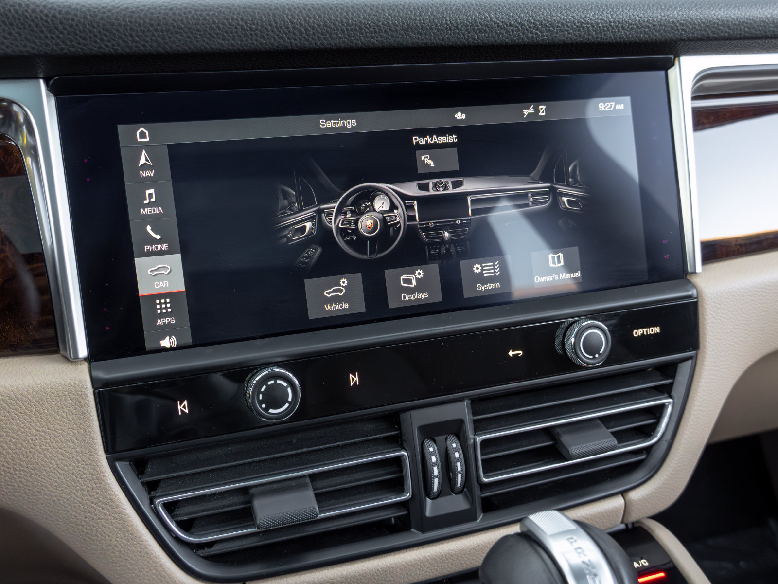 Certified 2023 Porsche Macan S AWD/4WD image 35
