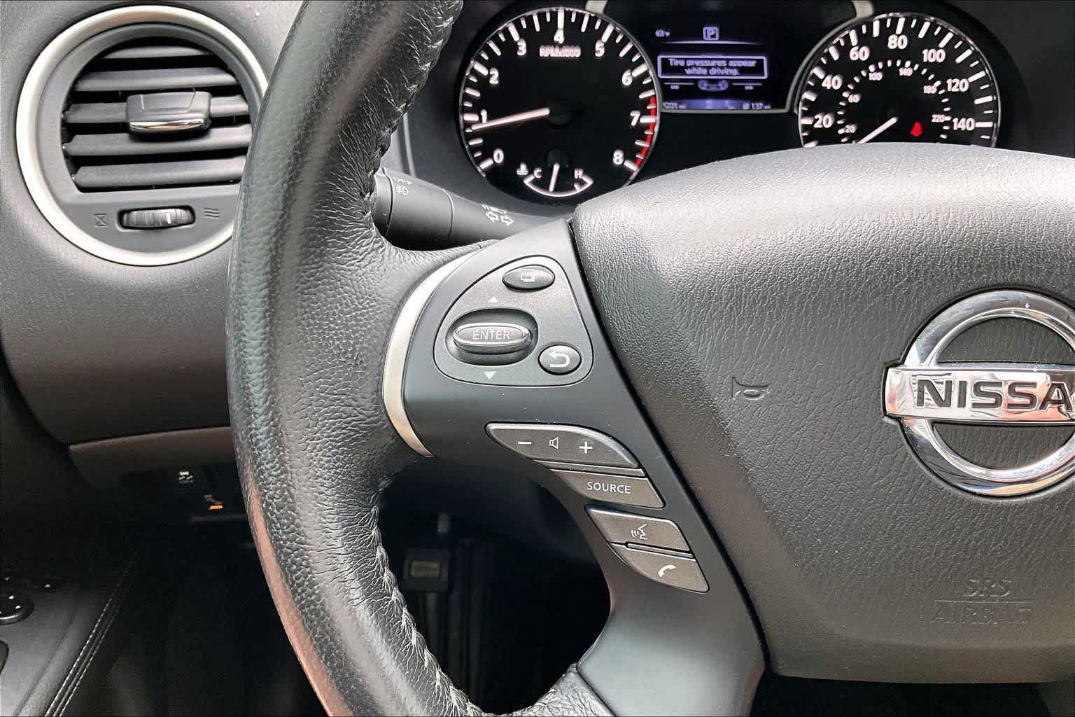 Used 2020 Nissan Pathfinder SV FWD image 24