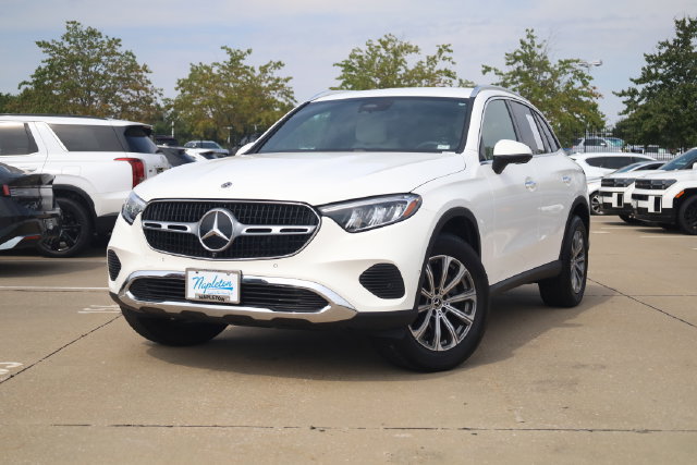 Used 2025 Mercedes-Benz GLC 300 image 2
