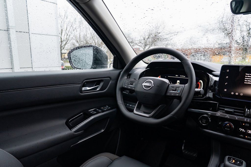 New 2026 Nissan Pathfinder SL image 13