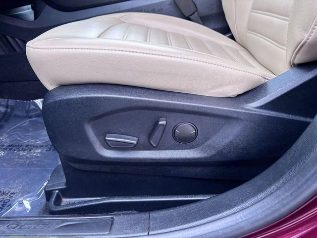 Used 2021 Ford Edge SEL w/ Convenience Package image 11