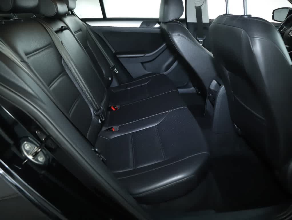 Used 2014 Volkswagen Jetta SE FWD image 29
