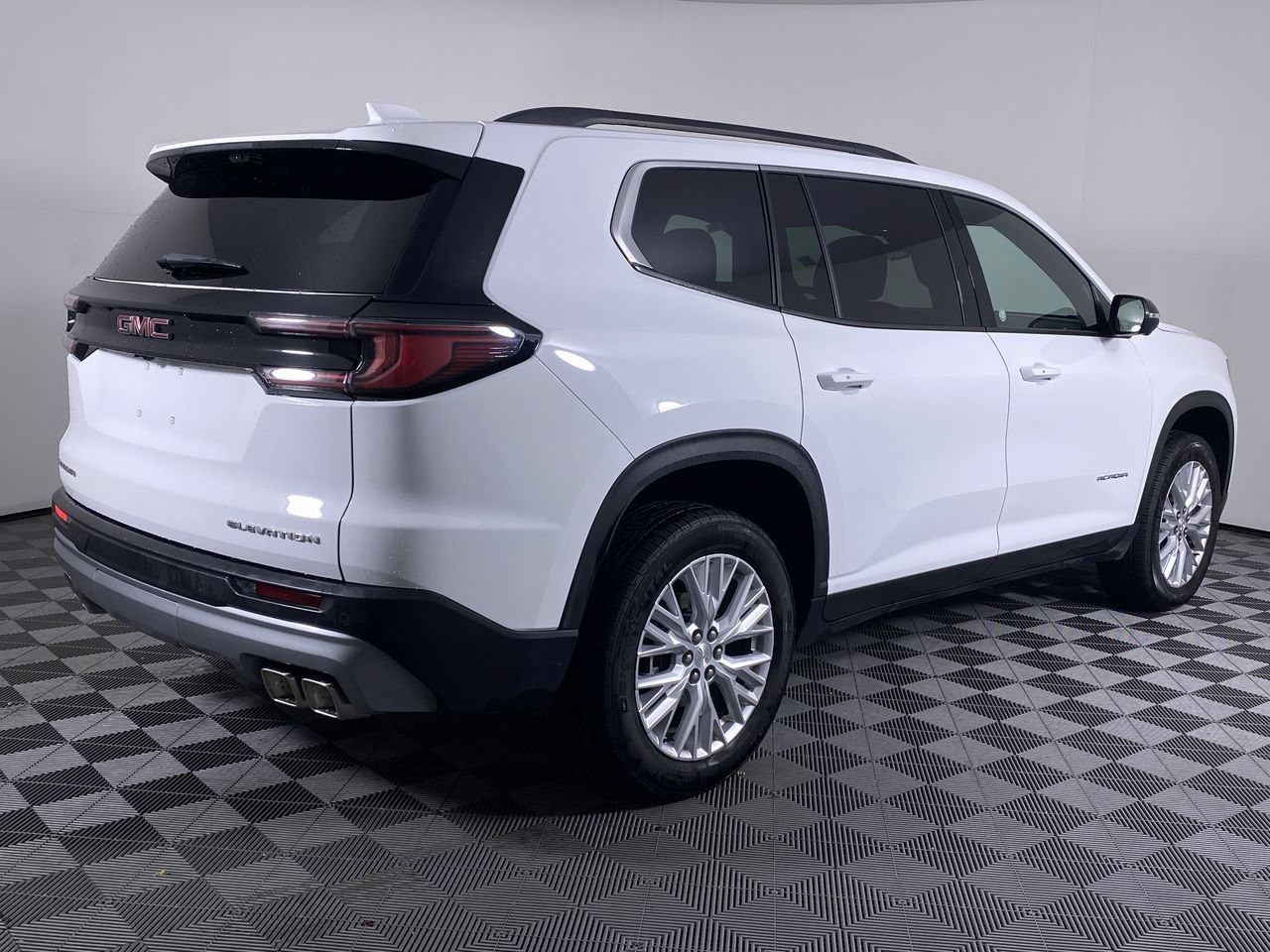 Certified 2026 GMC Acadia Elevation w/ Elevation Premium Package FWD image 20