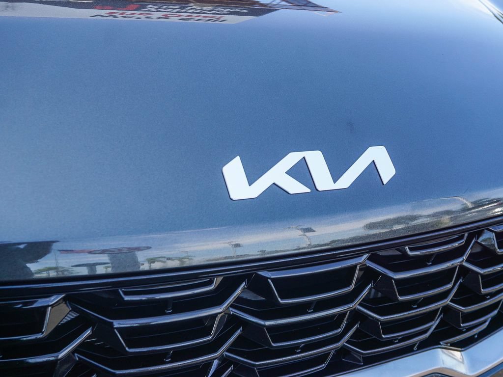 Certified 2025 Kia Sorento EX FWD image 12