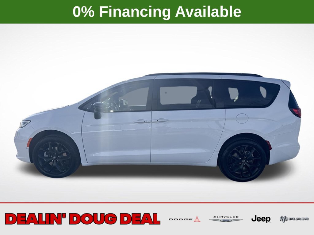 New 2026 Chrysler Pacifica Limited w/ S Appearance Package AWD/4WD image 2