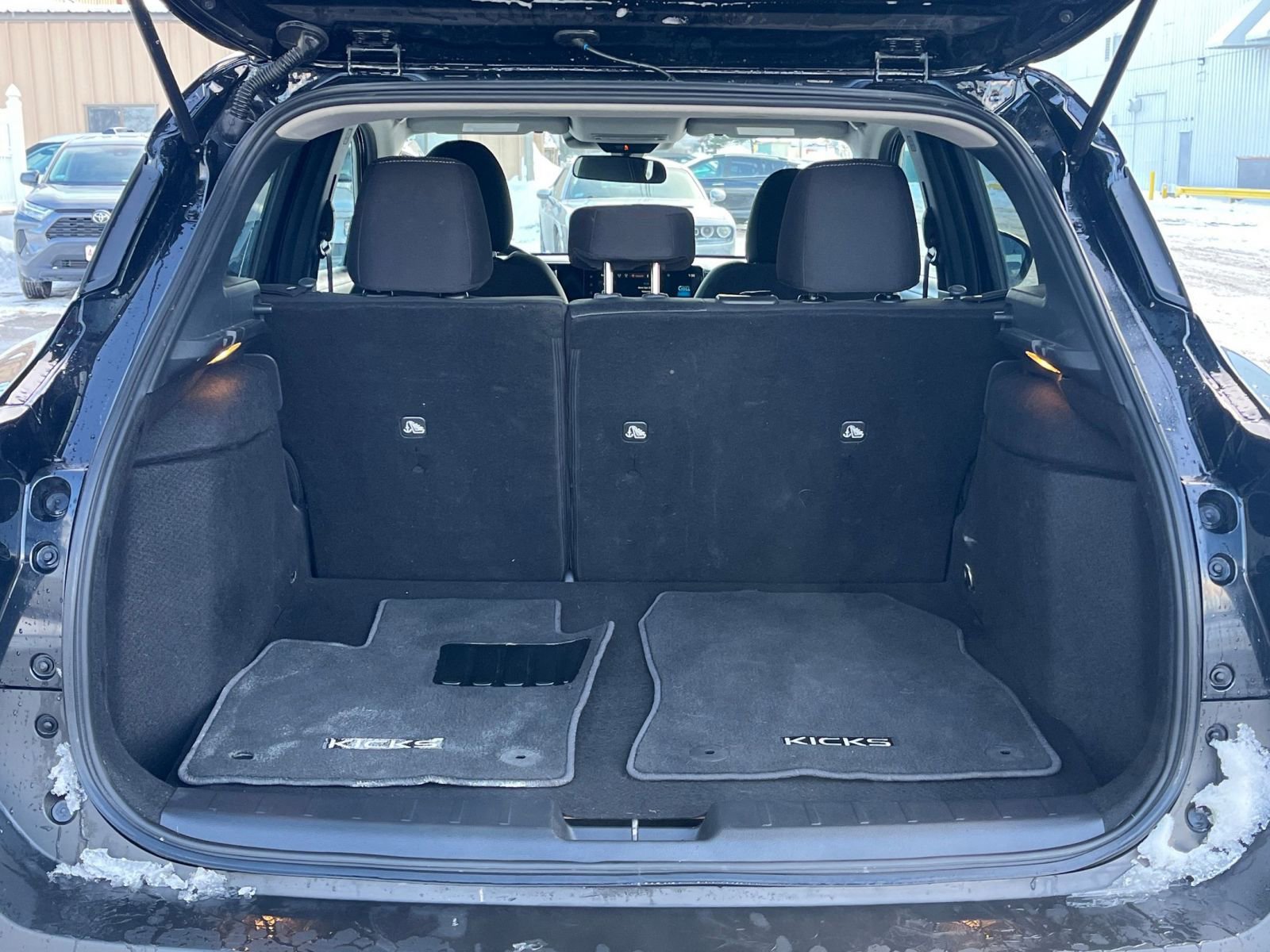 Used 2025 Nissan Kicks SV image 27