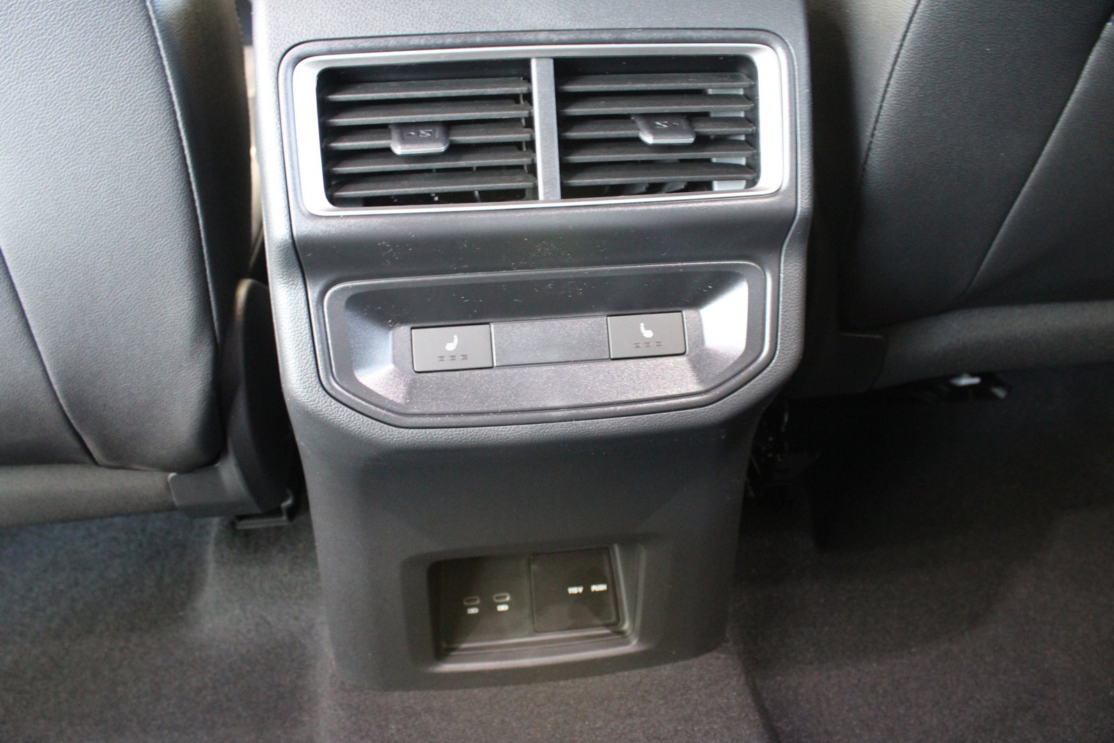 New 2025 Volkswagen Atlas Cross Sport SEL Premium R-Line image 19