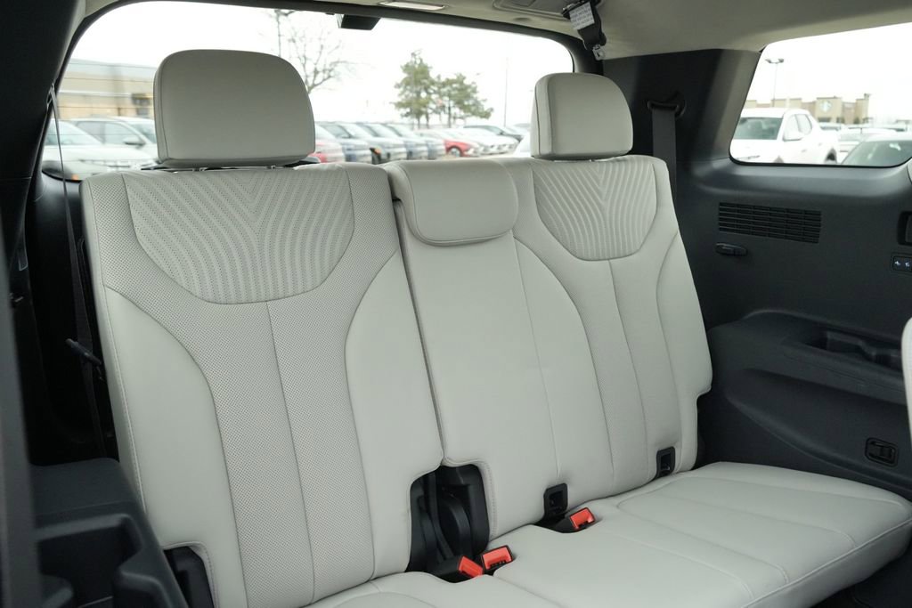Used 2025 Hyundai Palisade Calligraphy image 19