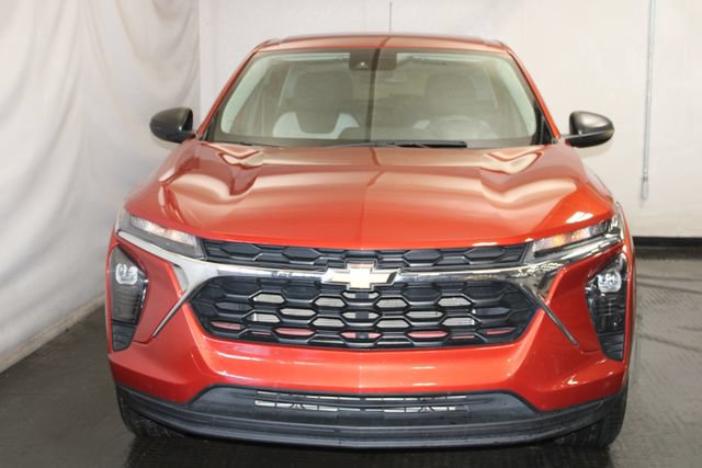 Used 2024 Chevrolet Trax LS FWD image 3