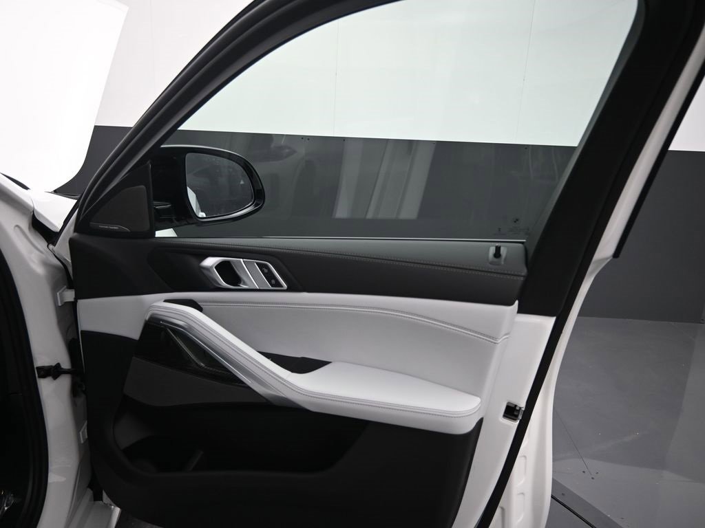 New 2026 BMW X6 M60i image 19