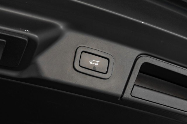 Used 2020 Land Rover Range Rover Velar R-Dynamic S image 52