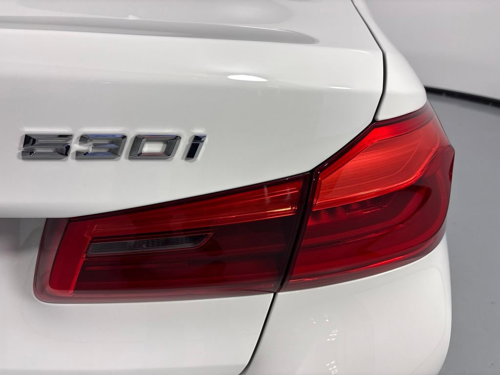 Used 2019 BMW 530i xDrive w/ Convenience Package AWD/4WD image 7