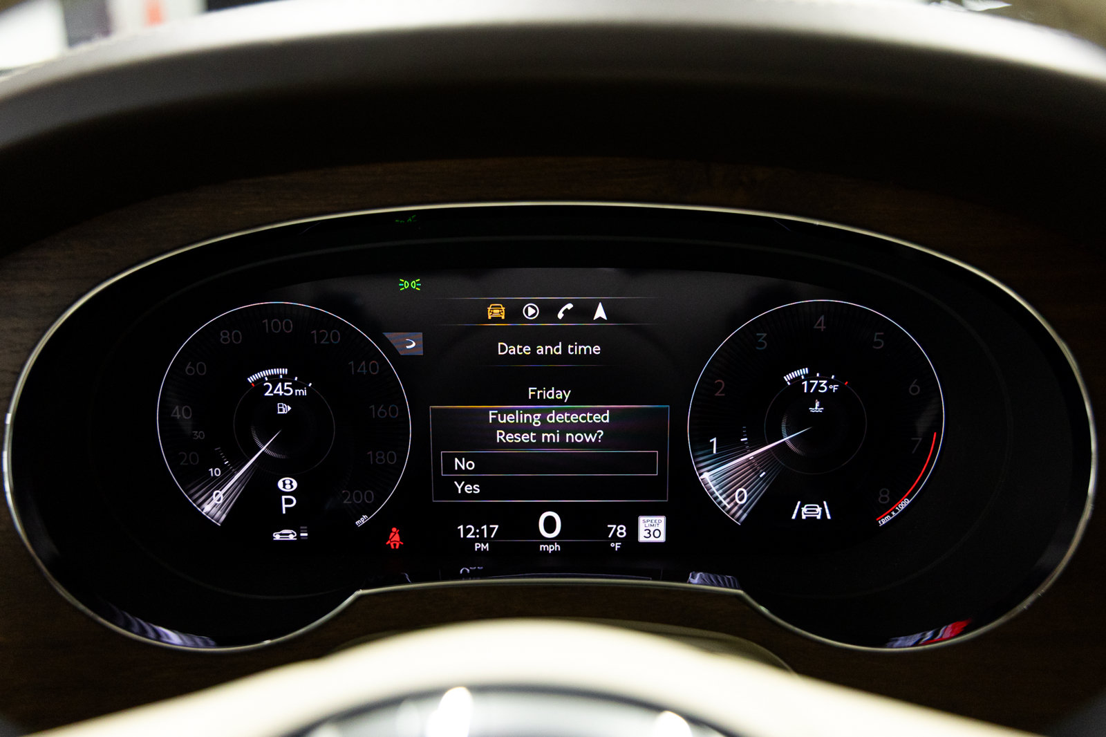 Used 2023 Bentley Bentayga AWD/4WD image 32