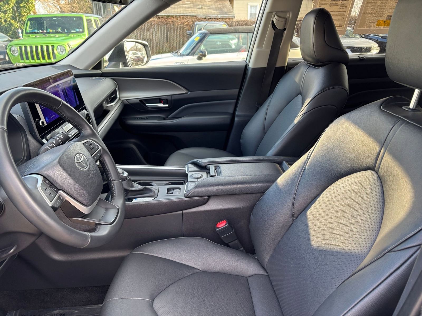 Used 2025 Toyota Grand Highlander FWD image 27