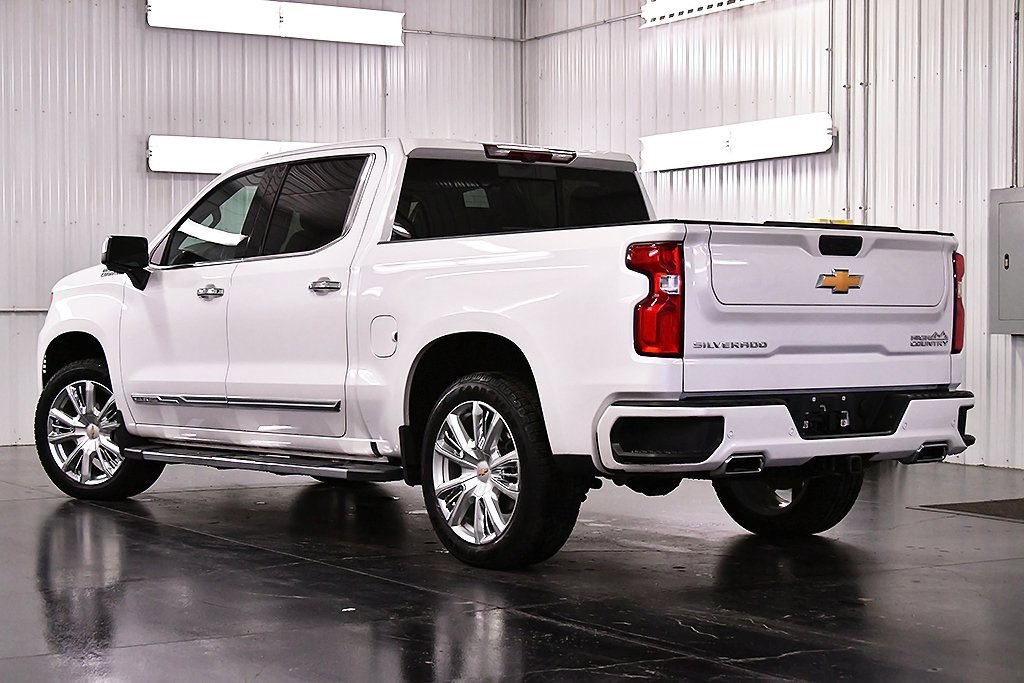 Used 2023 Chevrolet Silverado 1500 High Country w/ High Country Premium Package image 5