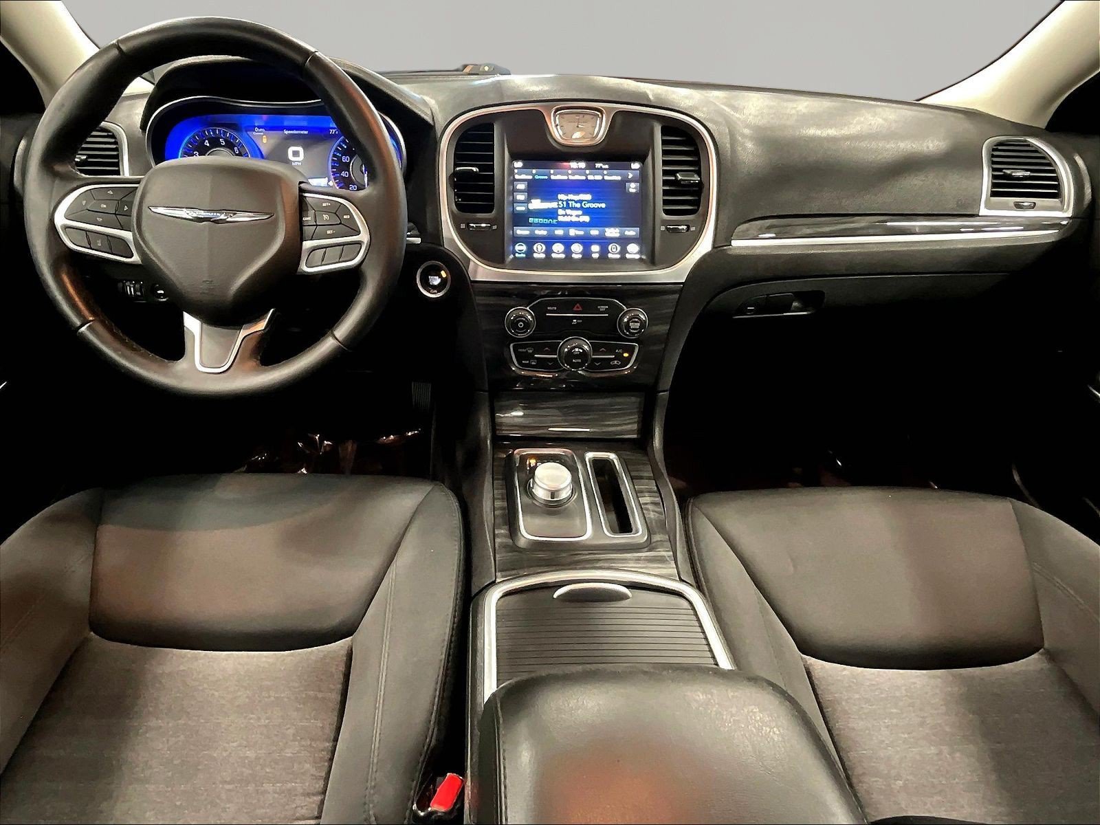 Used 2018 Chrysler 300 Touring w/ Sport Appearance Package RWD image 7