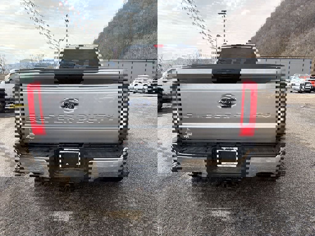 Used 2024 Ford F350 XLT image 4