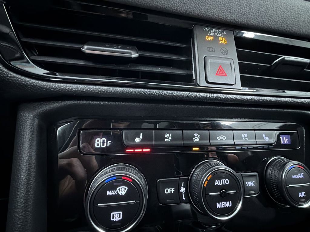 Used 2024 Volkswagen Taos SEL image 10