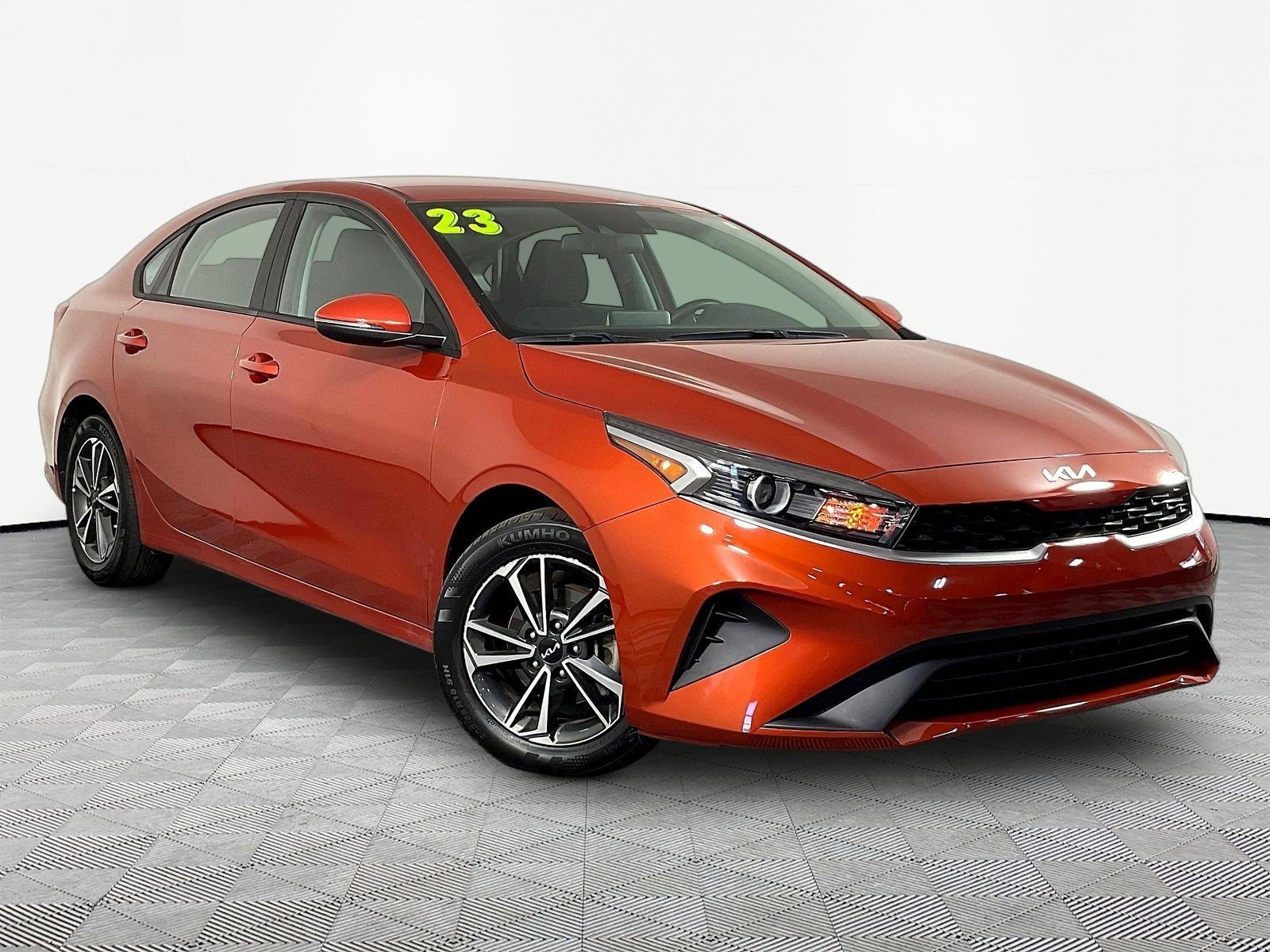 Certified 2023 Kia Forte LXS w/ LXS Technology Package FWD image 3