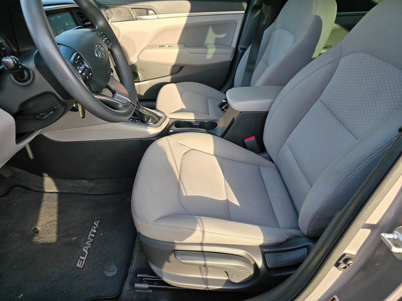 Used 2020 Hyundai Elantra SEL image 12