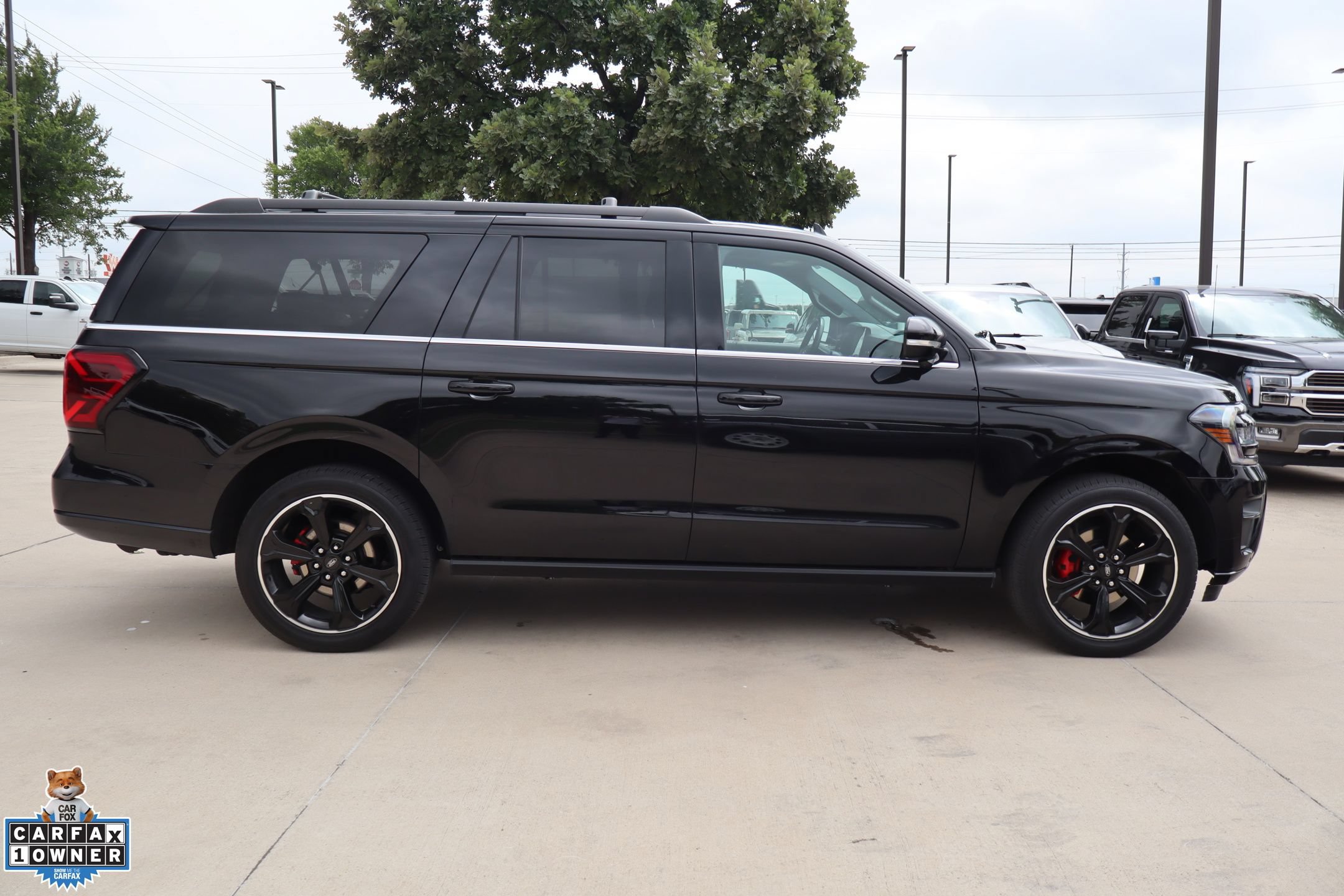 Used 2023 Ford Expedition Max Limited AWD/4WD image 2