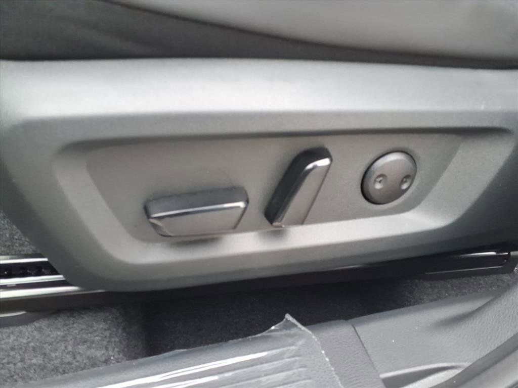 New 2026 Nissan Rogue SV image 25