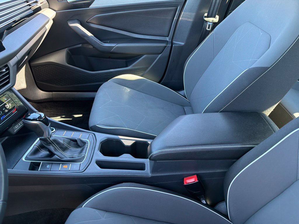 Used 2025 Volkswagen Jetta Sport FWD image 13