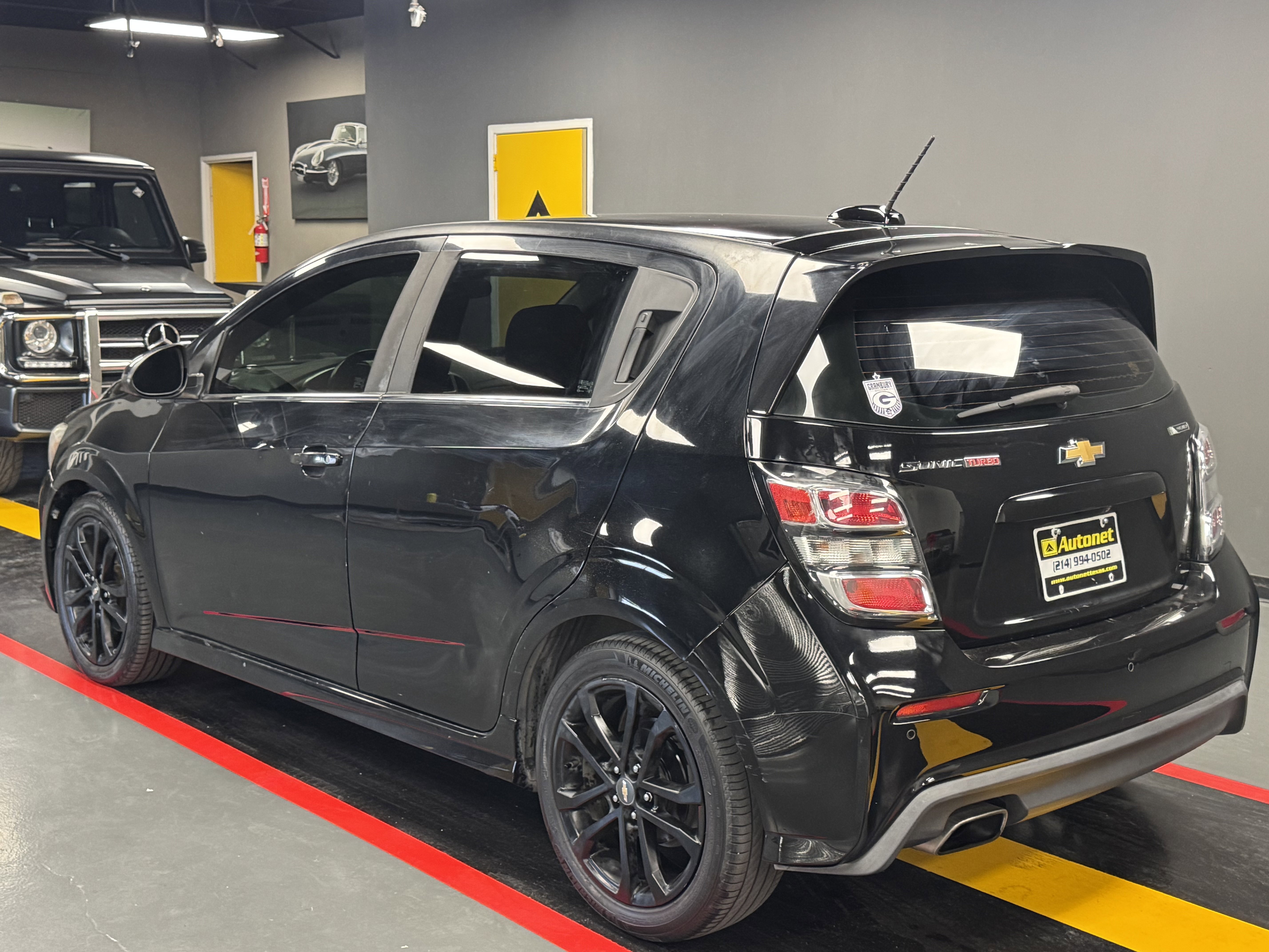 Used 2017 Chevrolet Sonic Premier w/ Driver Confidence Package image 4