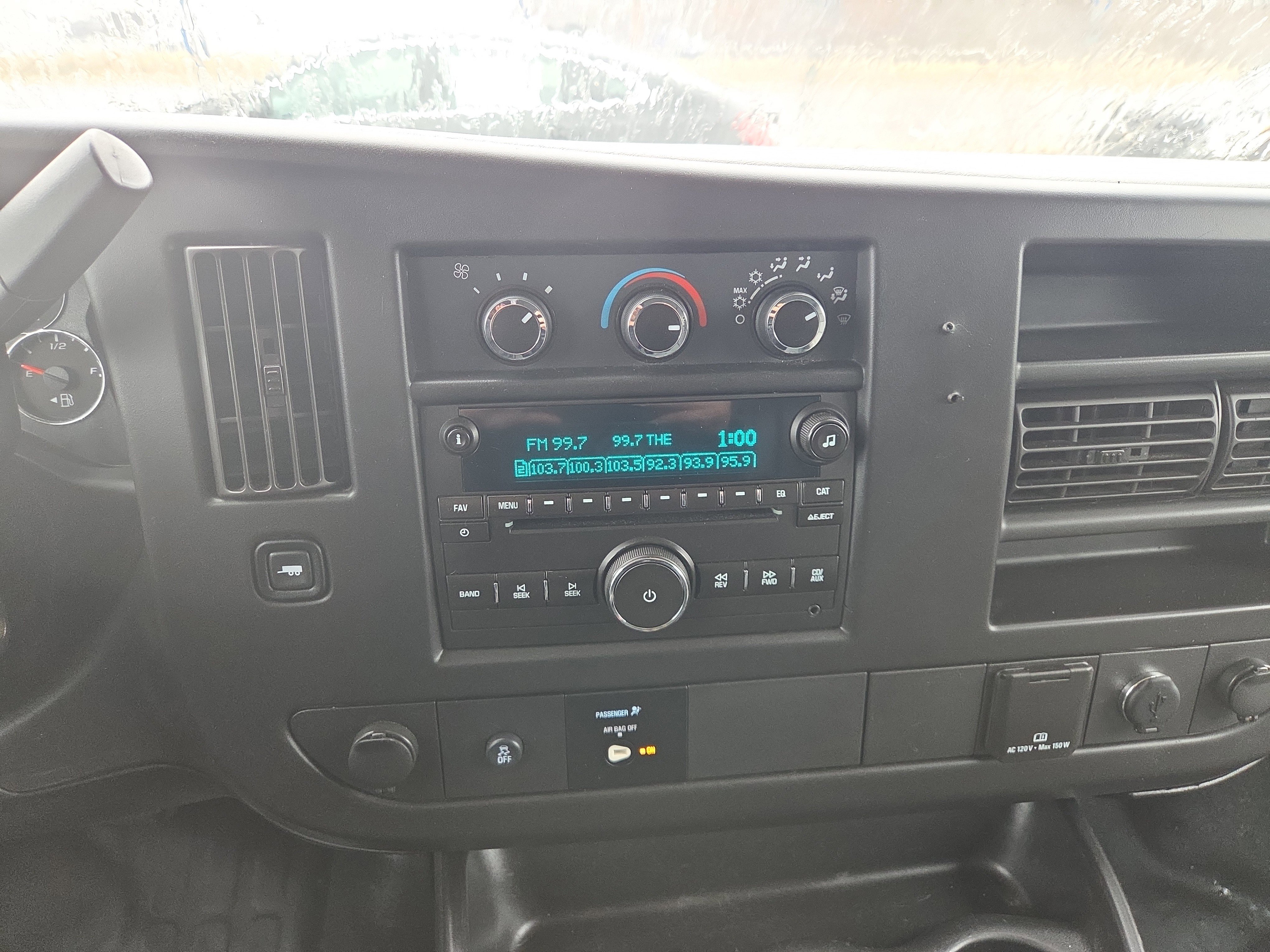 Used 2017 Chevrolet Express 2500 image 18