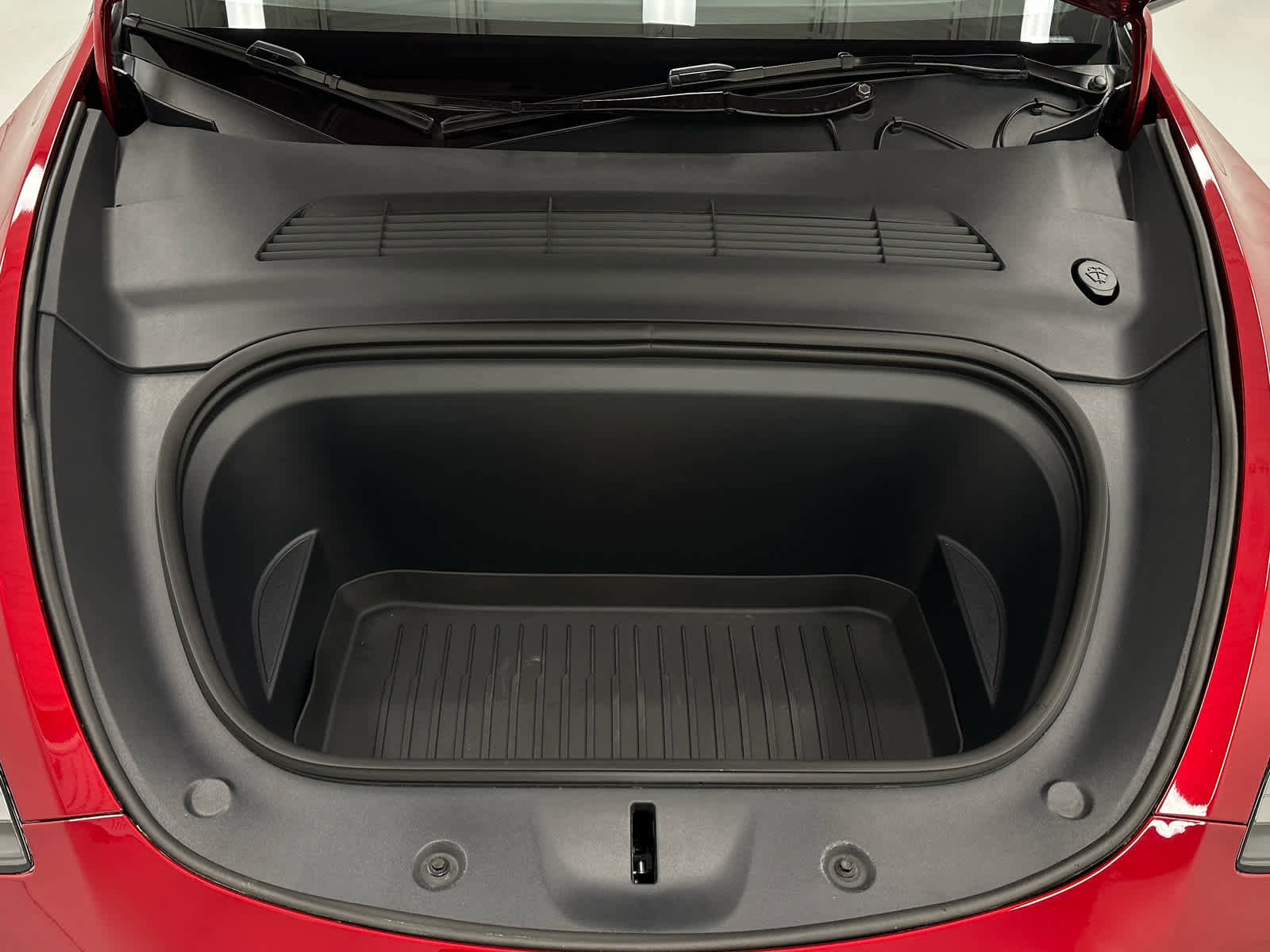 Used 2024 Tesla Model Y Long Range image 38