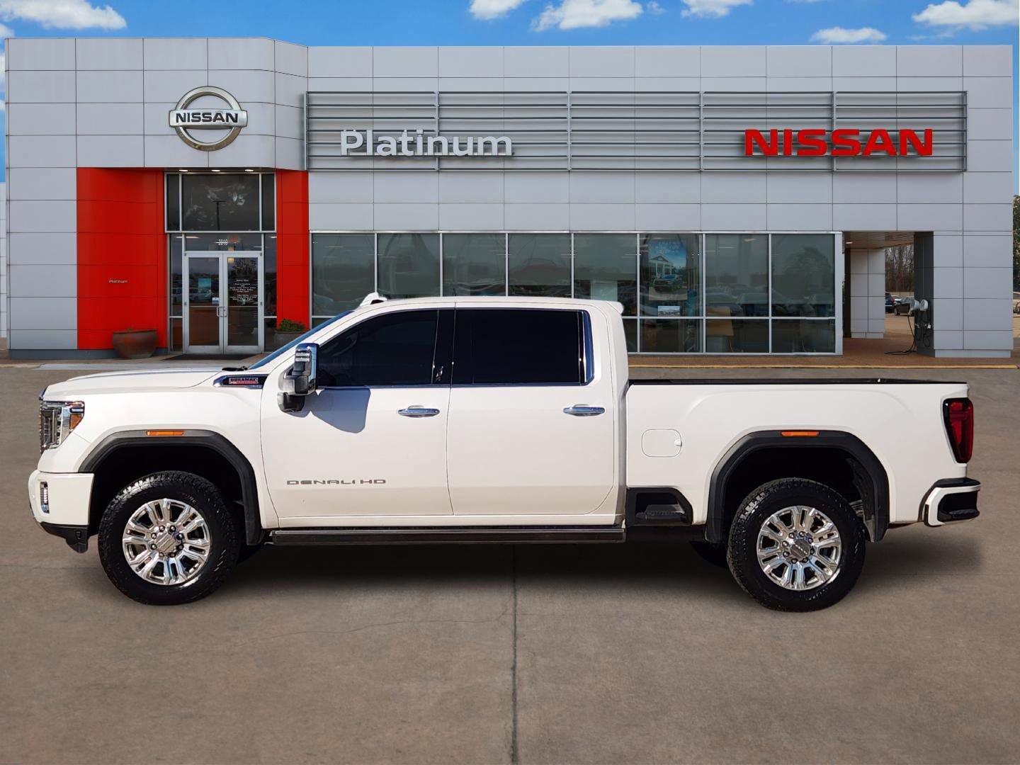 Used 2023 GMC Sierra 2500 Denali w/ Denali Ultimate Package image 3