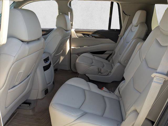 Used 2020 Cadillac Escalade Premium Luxury AWD/4WD image 18