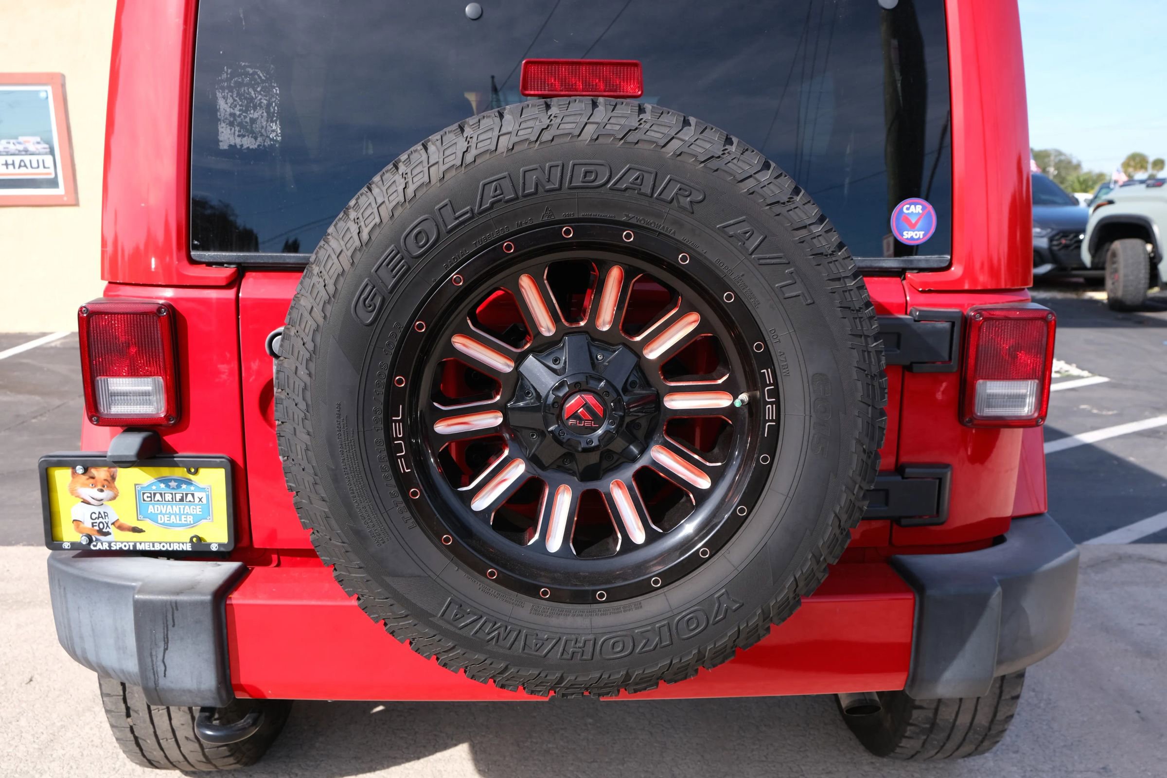 Used 2016 Jeep Wrangler Unlimited Sahara w/ Connectivity Group image 19