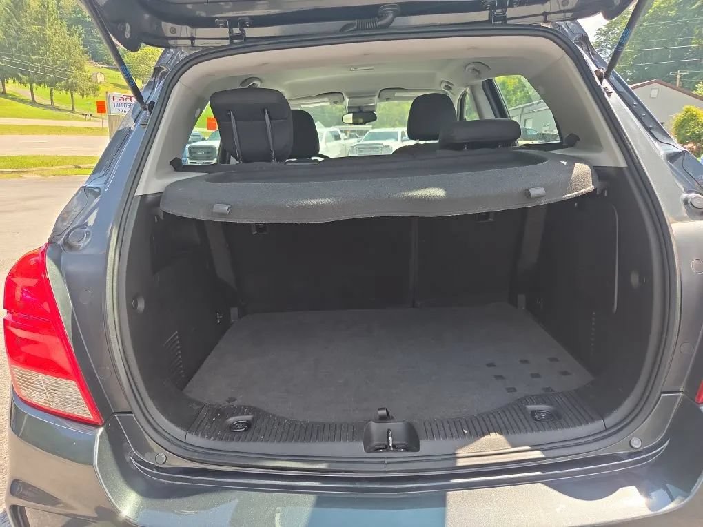 Used 2019 Chevrolet Trax LS w/ LPO, Protection Package AWD/4WD image 13