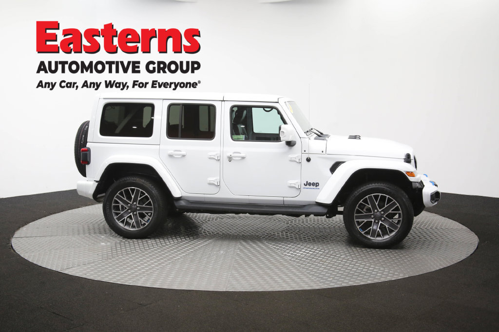 Used 2023 Jeep Wrangler Unlimited Sahara AWD/4WD image 49