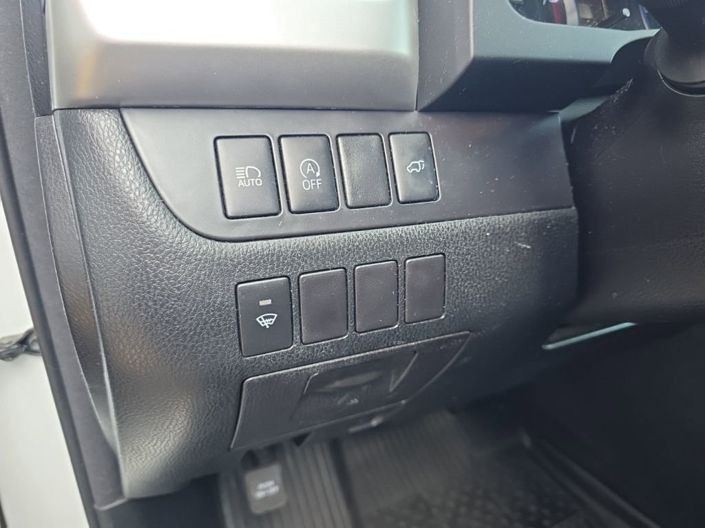 Used 2017 Toyota Highlander XLE image 19