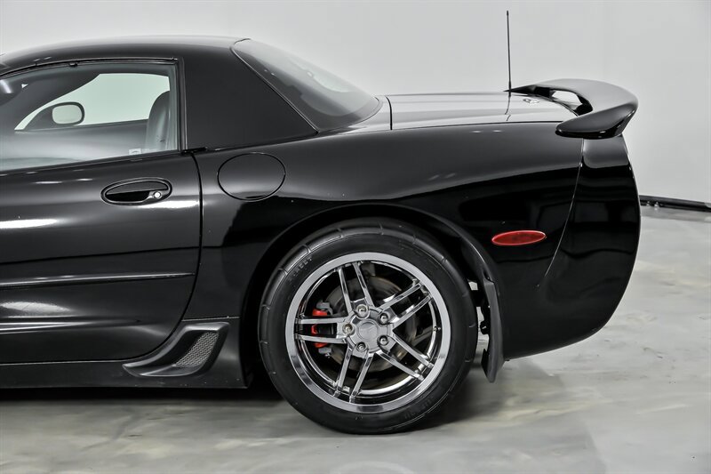 Used 2003 Chevrolet Corvette Z06 w/ Memory Package, 3 Drivers image 8