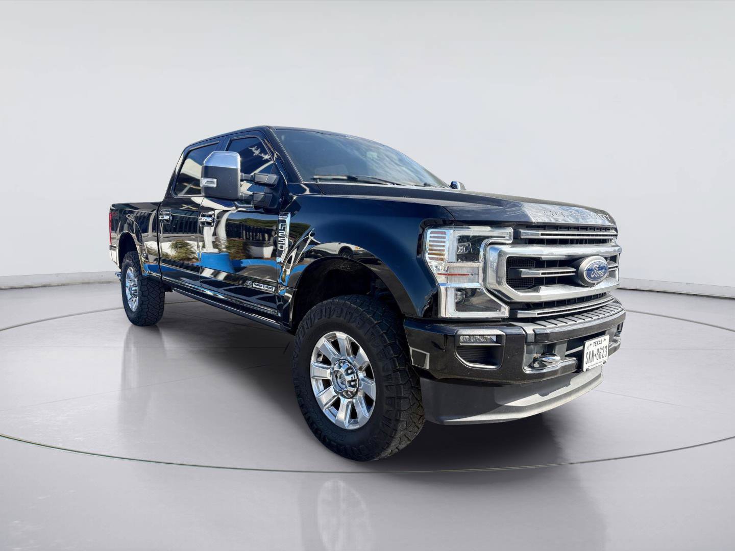 Used 2021 Ford F250 Platinum w/ FX4 Off-Road Package AWD/4WD image 1