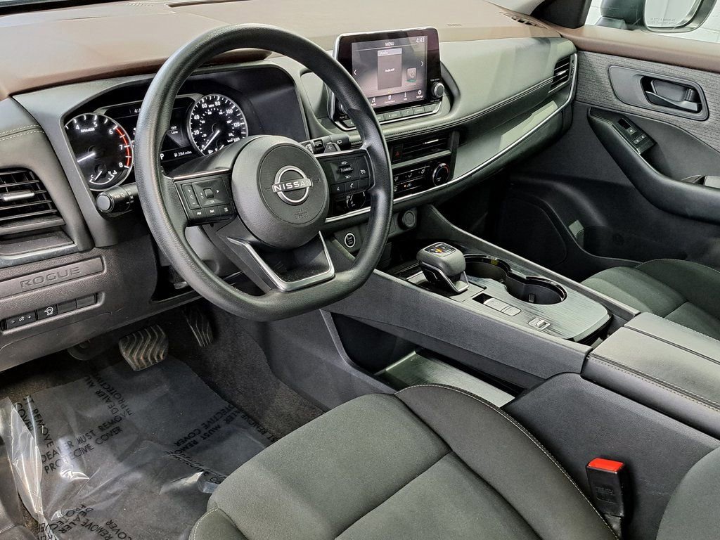 Used 2023 Nissan Rogue S image 8