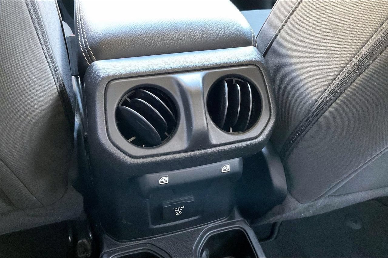 Used 2023 Jeep Gladiator Overland AWD/4WD image 16