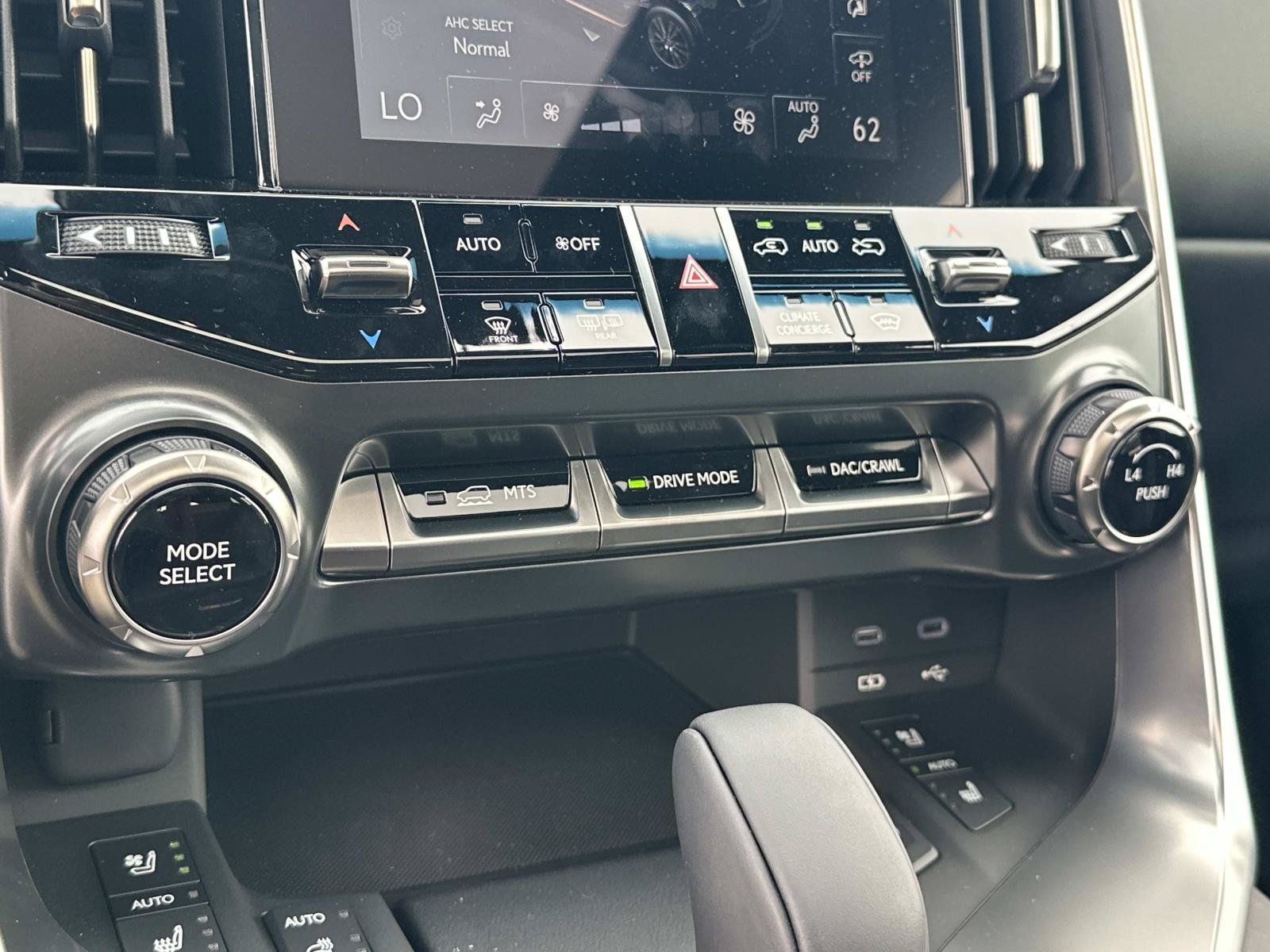 New 2026 Lexus LX 700h Luxury w/ Appearance Package AWD/4WD image 14