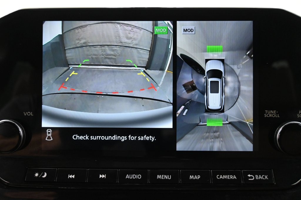 Used 2024 Nissan Pathfinder Platinum FWD image 14
